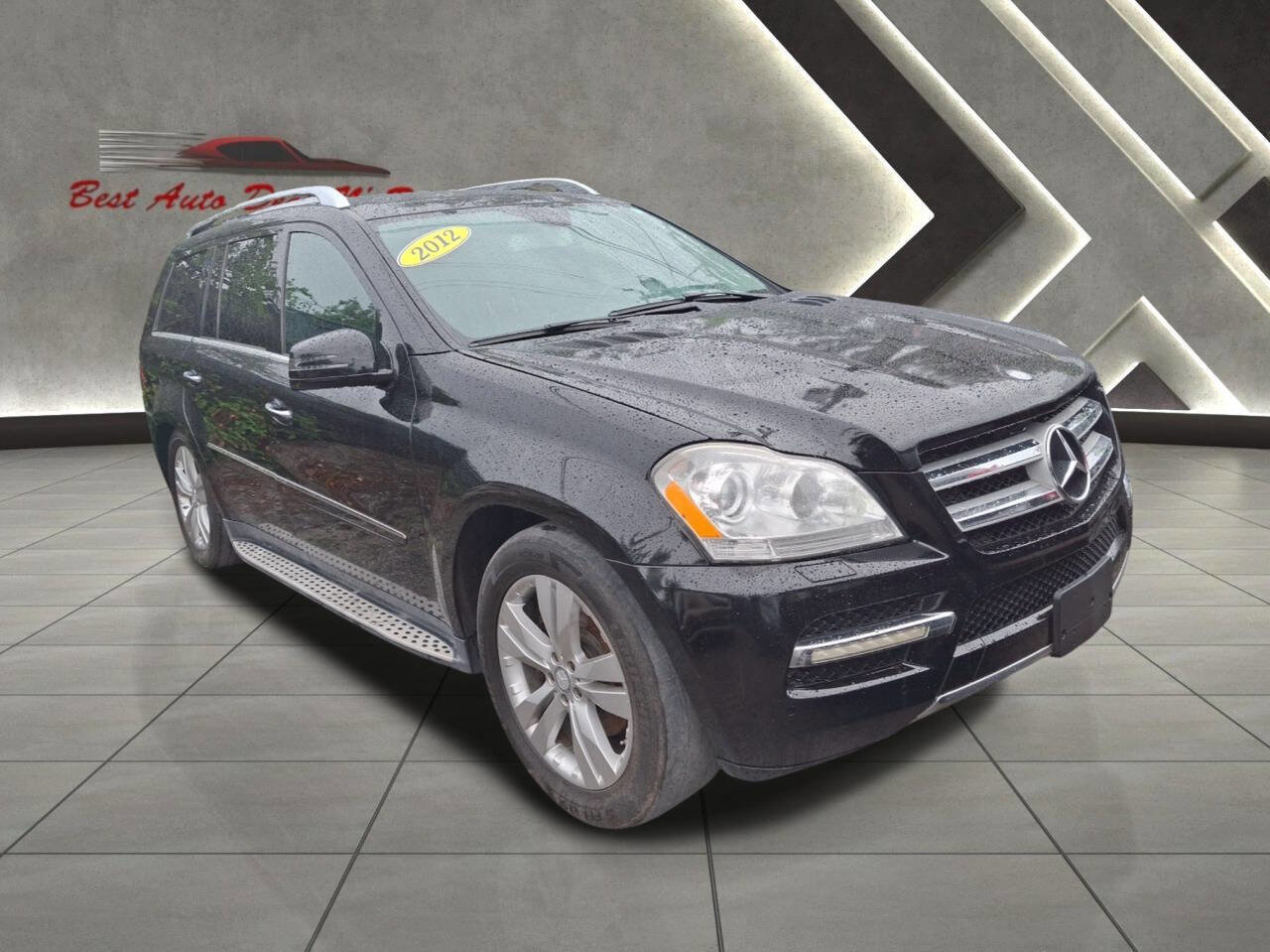 Used 2012 Mercedes-Benz GL 450 4MATIC w/ Premium 1 Pkg image 2