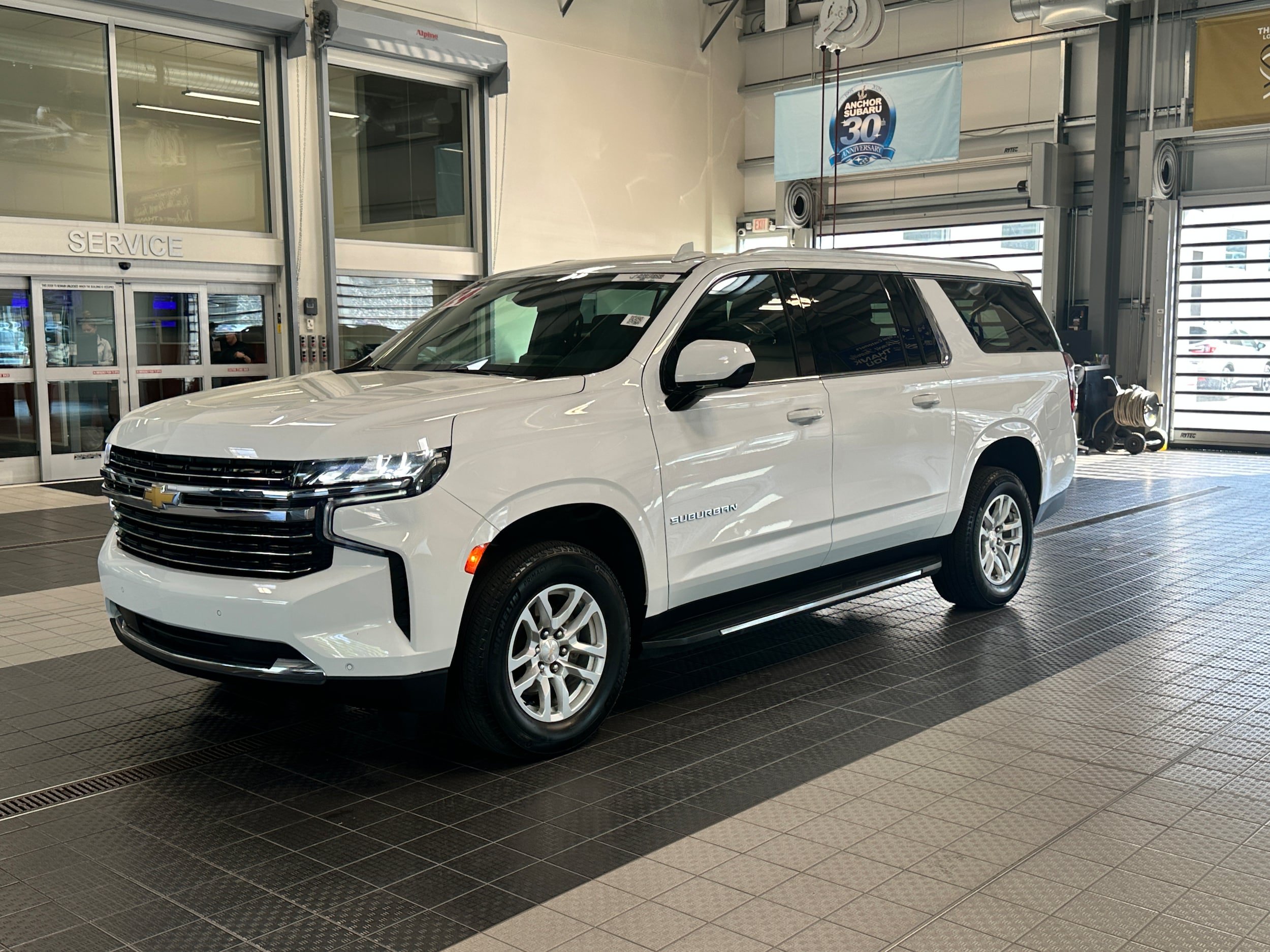 Used 2024 Chevrolet Suburban LT AWD/4WD image 2