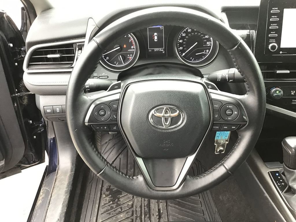 Used 2022 Toyota Camry SE image 13
