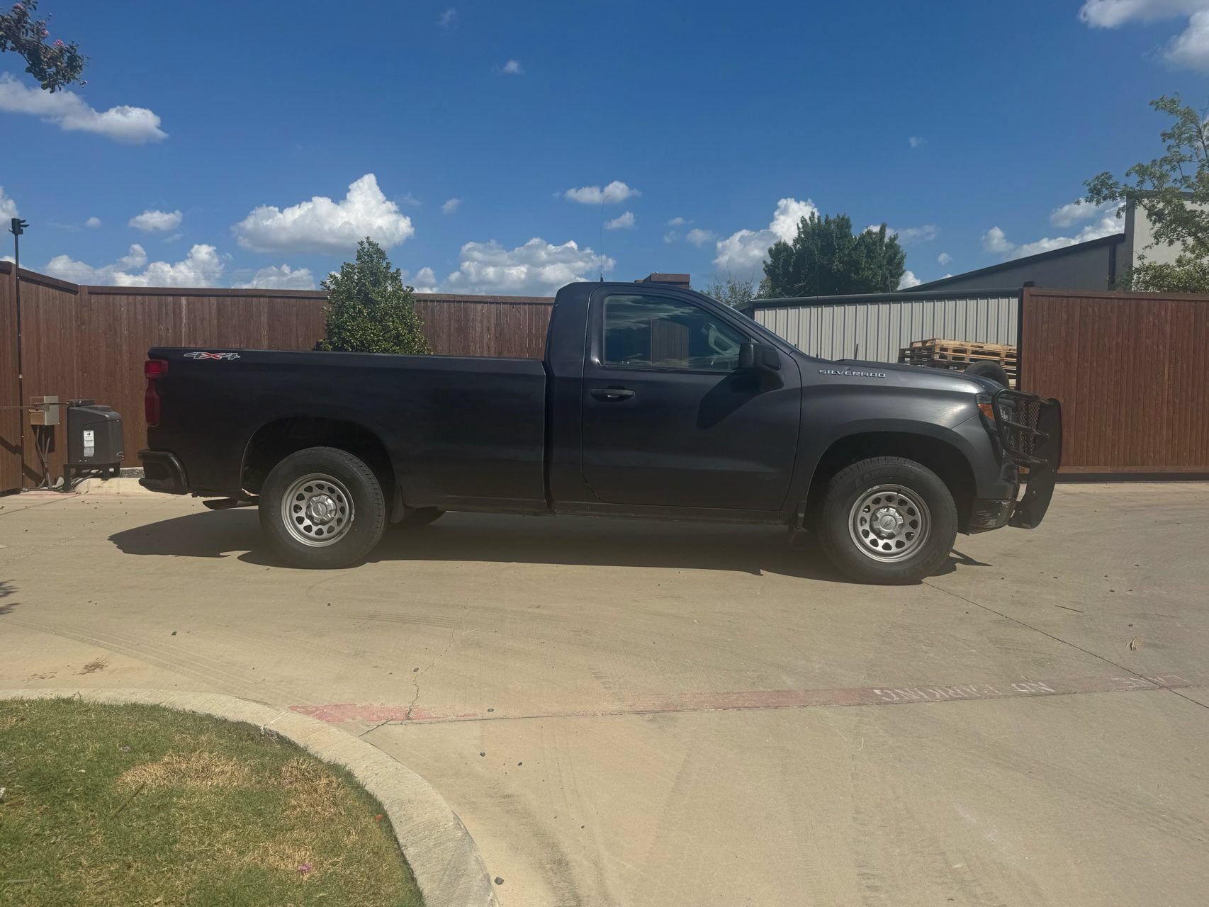 Used 2023 Chevrolet Silverado 1500 W/T w/ Trailering Package AWD/4WD image 2