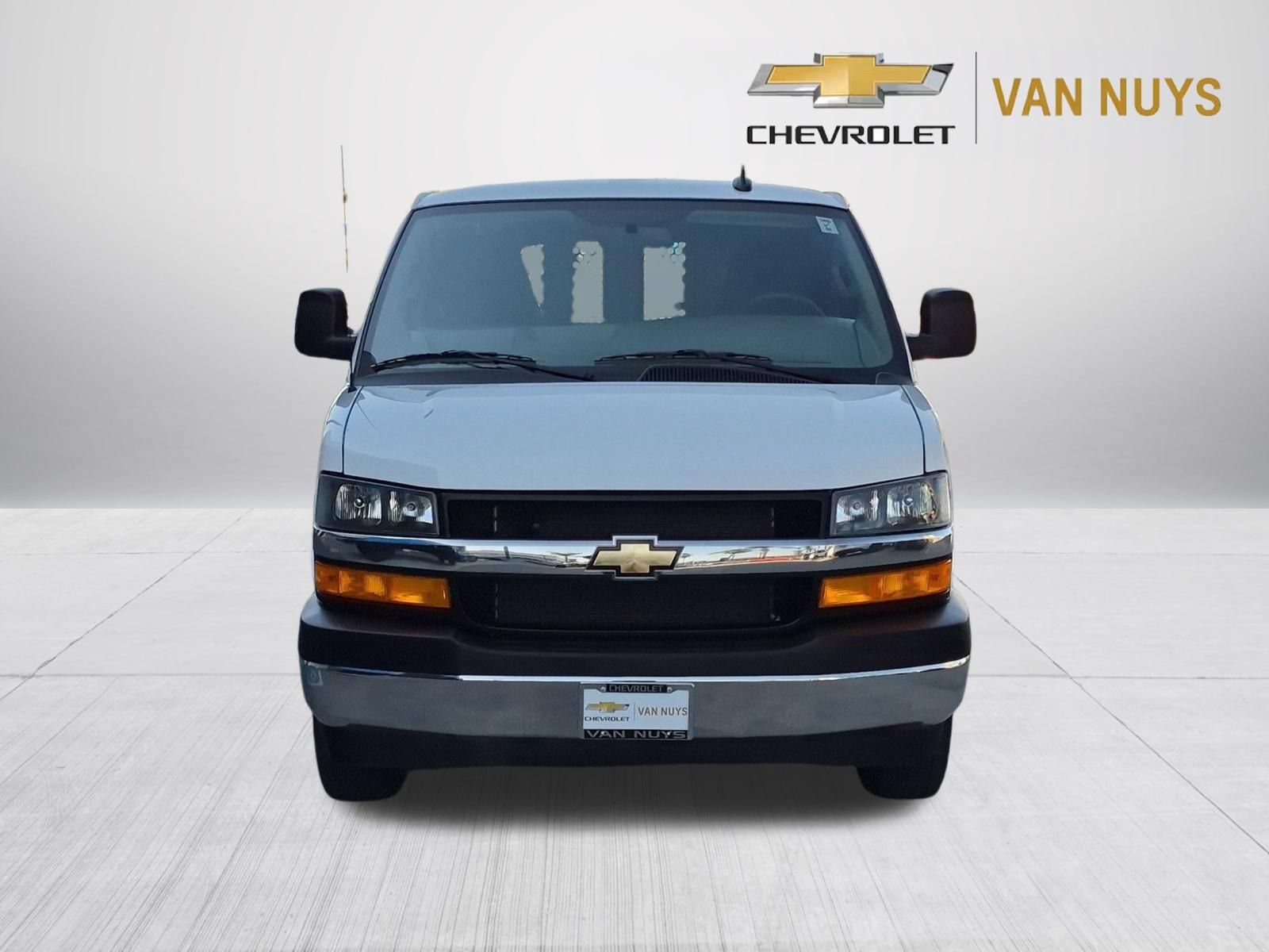 Used 2025 Chevrolet Express 2500 w/ Driver Convenience Package RWD image 2