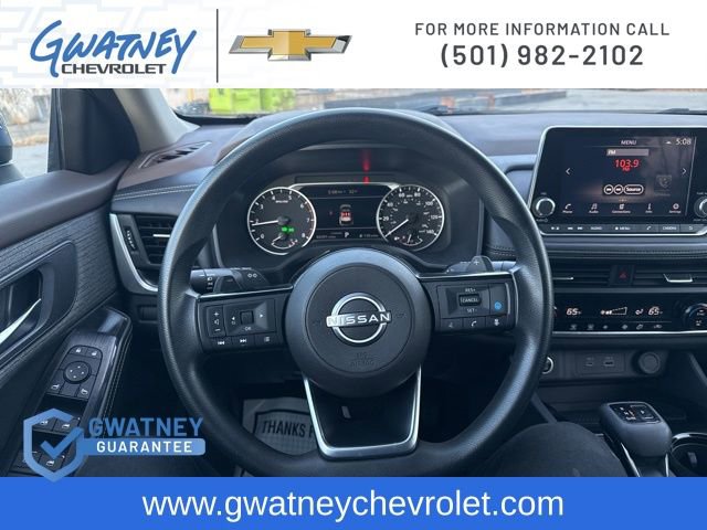 Used 2023 Nissan Rogue SV image 16