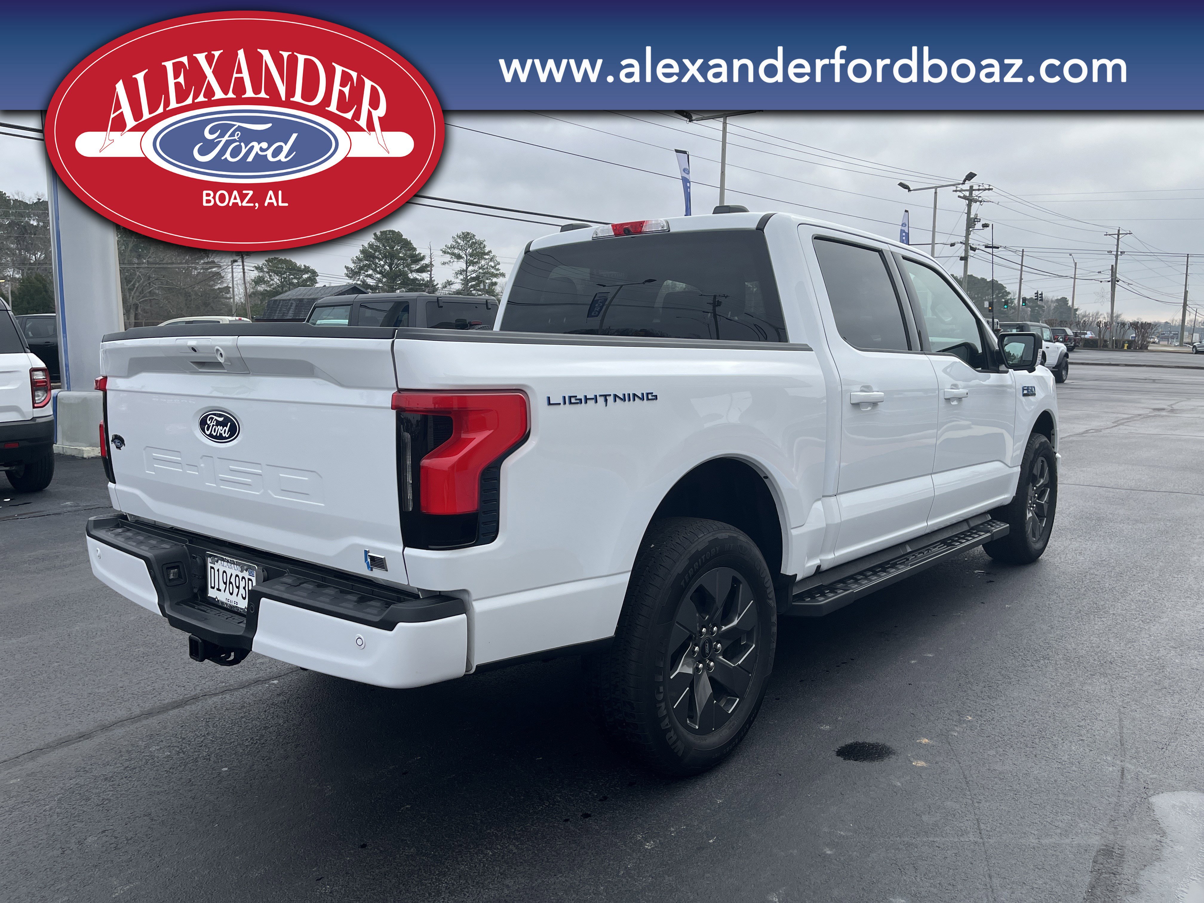 Used 2024 Ford F150 Lightning Flash image 4