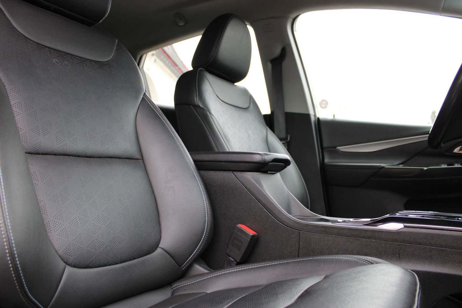 Used 2023 Chevrolet Bolt LT image 14