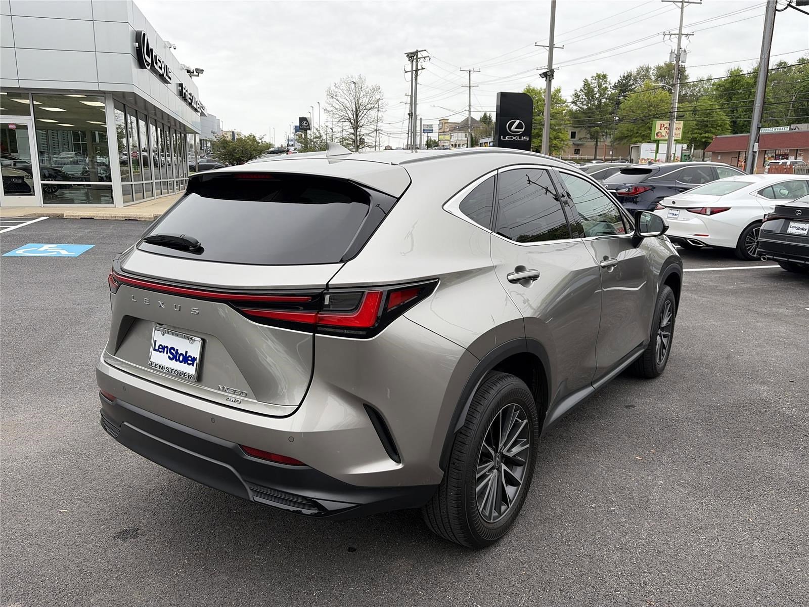 Used 2023 Lexus NX 350 AWD image 5