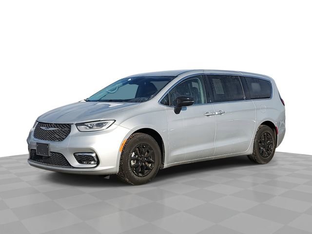 Used 2024 Chrysler Pacifica Touring-L FWD image 1