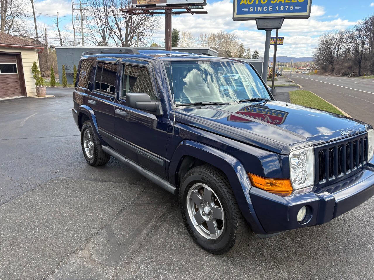 Used 2006 Jeep Commander Base 4dr SUV 4WD image 6