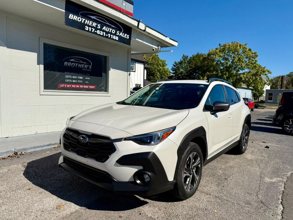 Used 2024 Subaru Crosstrek 2.0i Premium AWD/4WD image 2