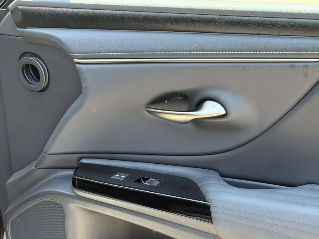 Used 2022 Lexus ES 350 w/ Luxury Package FWD image 8