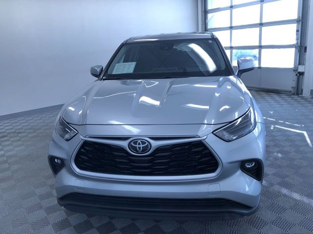 Used 2024 Toyota Highlander LE image 16