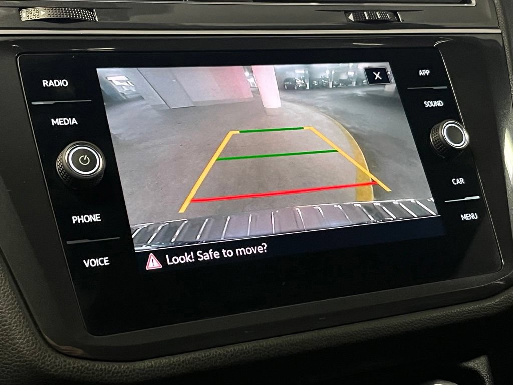 Certified 2023 Volkswagen Tiguan SE R-Line AWD/4WD image 28