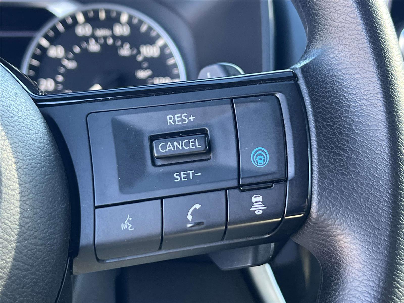 Used 2022 Nissan Rogue SV image 29