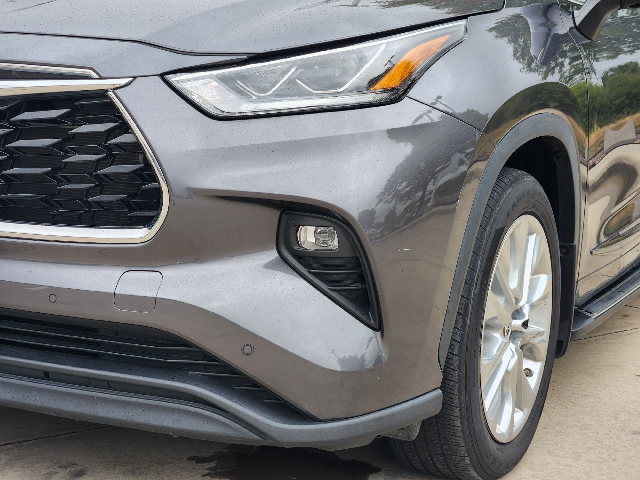 Used 2023 Toyota Highlander Limited AWD/4WD image 9