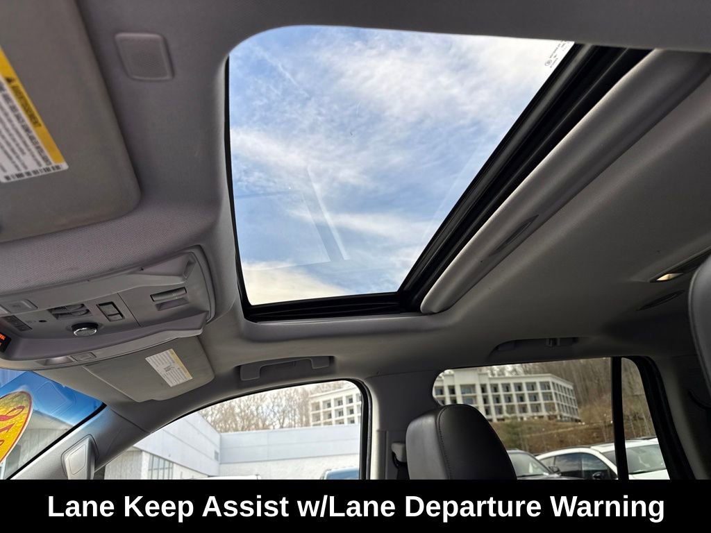 Used 2018 Cadillac Escalade Luxury w/ LPO, Radiant Package image 25