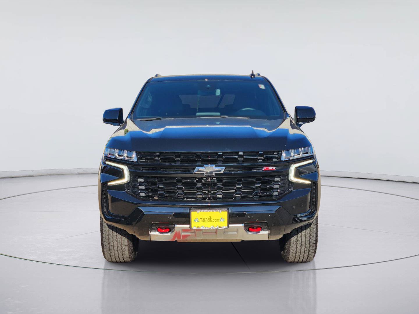 Used 2024 Chevrolet Tahoe Z71 w/ Luxury Package AWD/4WD image 2