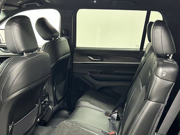 New 2026 Jeep Grand Cherokee L 4WD image 19