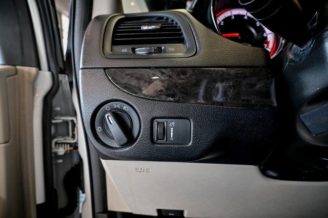 Used 2019 Dodge Grand Caravan SE FWD image 36