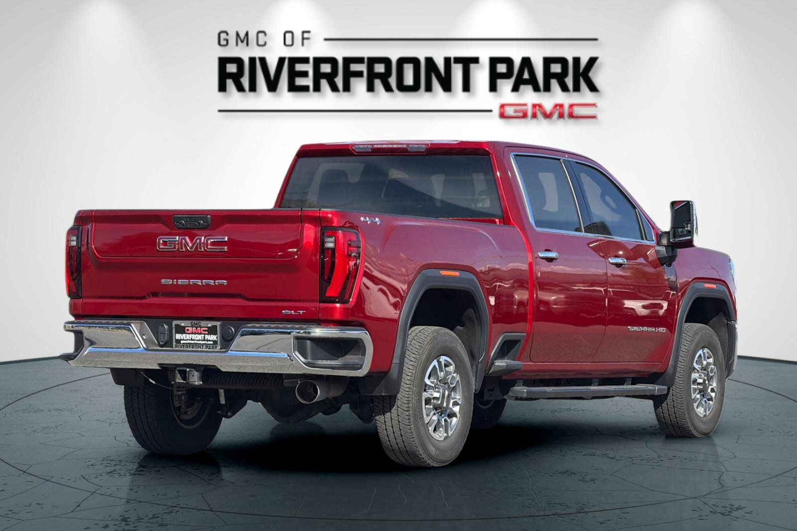 Used 2025 GMC Sierra 2500 SLT w/ Snow Plow Prep/Camper Package AWD/4WD image 3