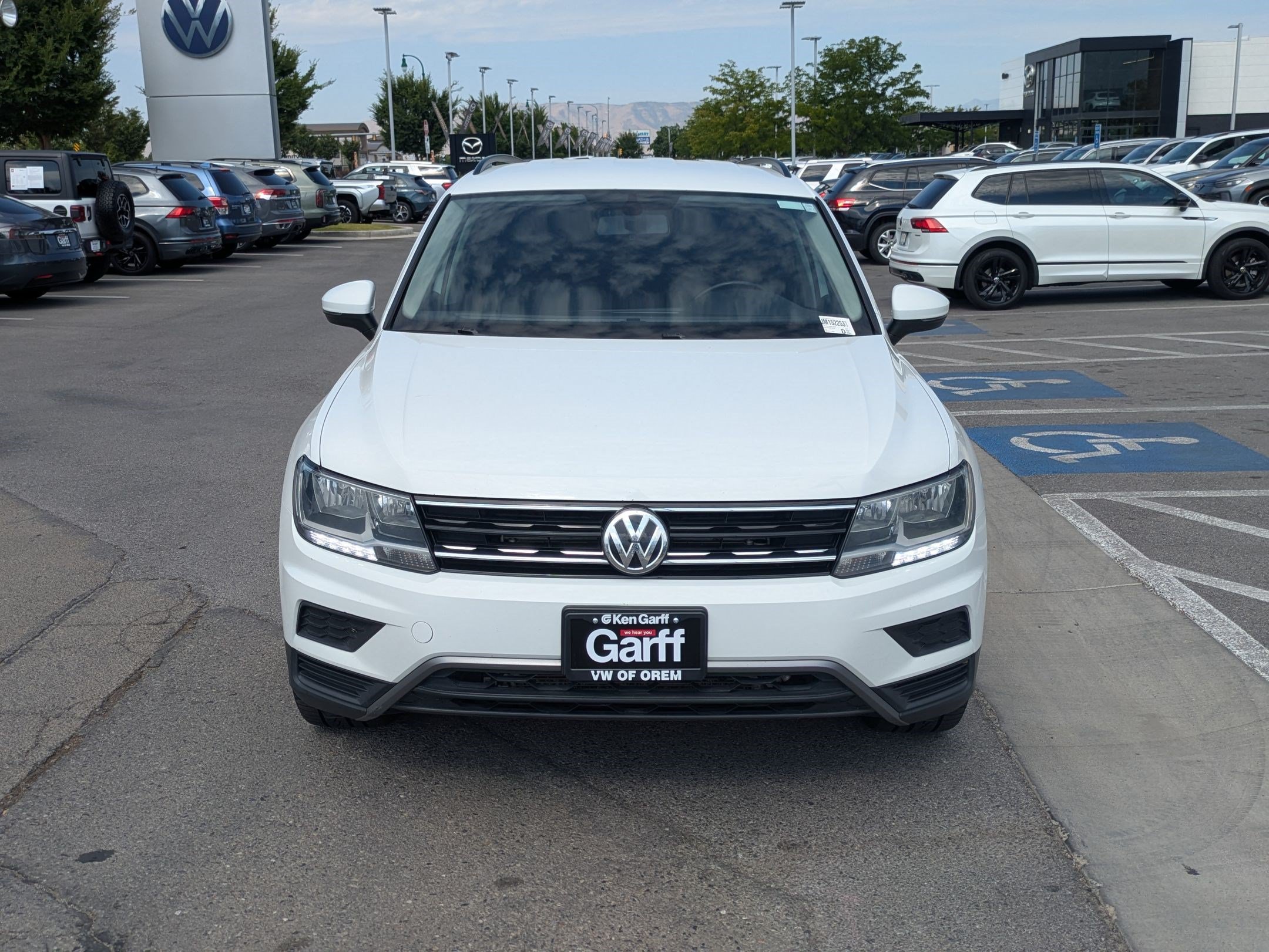 Used 2018 Volkswagen Tiguan SE w/ 3rd Row Seat Package AWD/4WD image 11