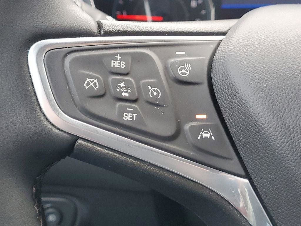 Used 2023 Chevrolet Equinox Premier image 11