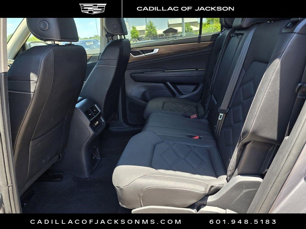 Used 2025 Volkswagen Atlas SE FWD image 27