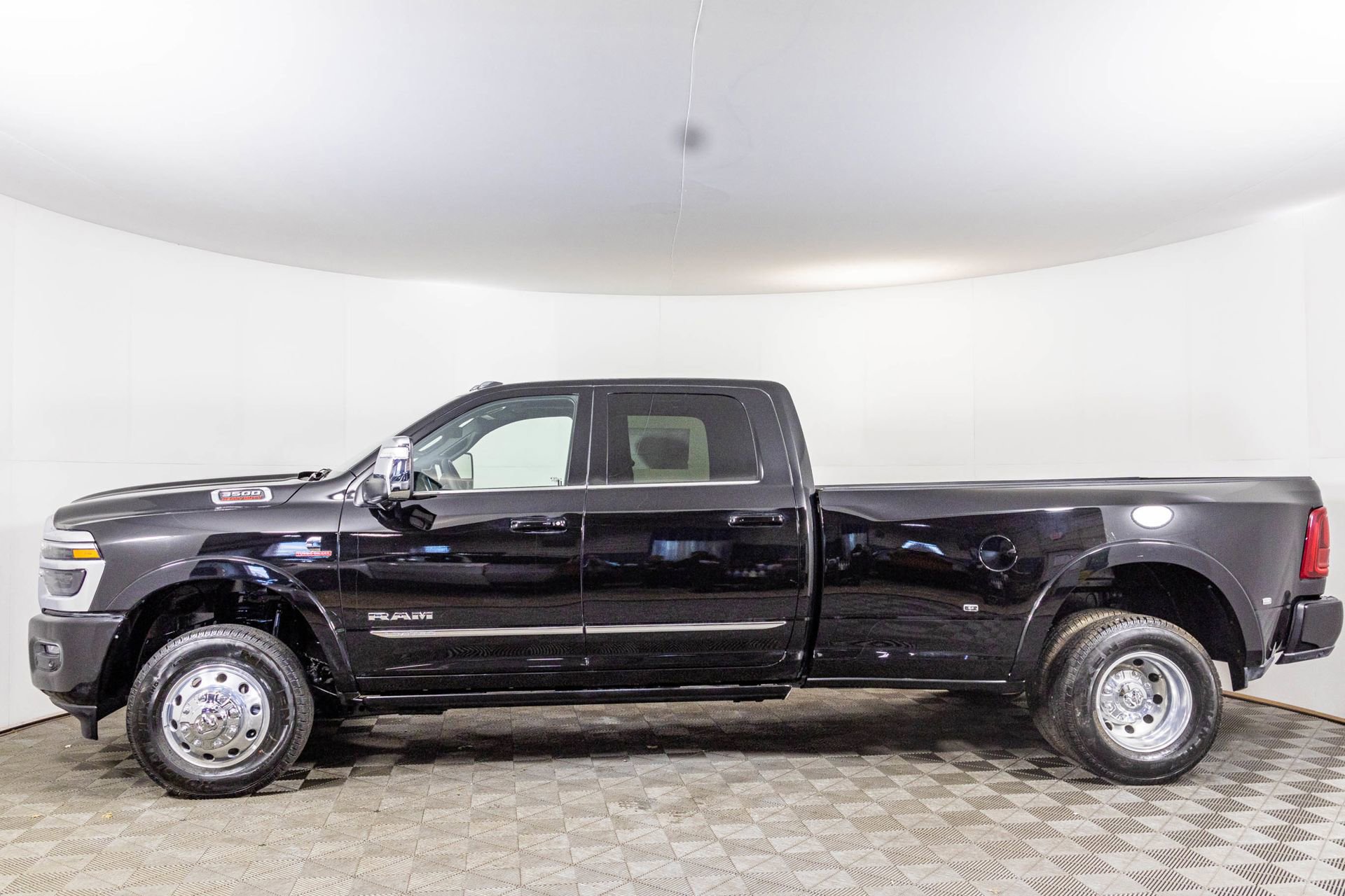 New 2026 RAM 3500 Limited image 12