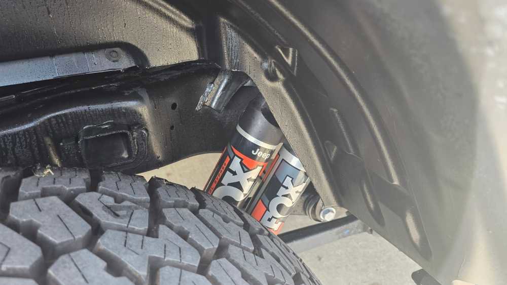 Used 2025 Jeep Gladiator Mojave w/ Convenience Group AWD/4WD image 10