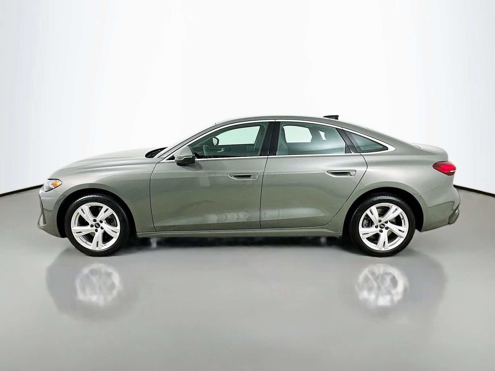 Used 2025 Audi A5 2.0T Premium Plus w/ Premium Plus AWD/4WD image 8