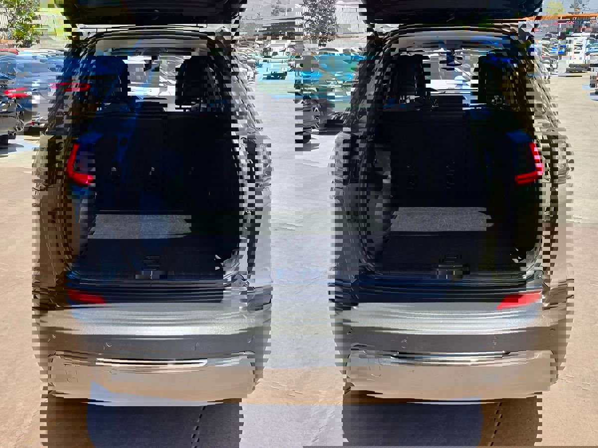 Used 2020 Jeep Cherokee Limited image 22