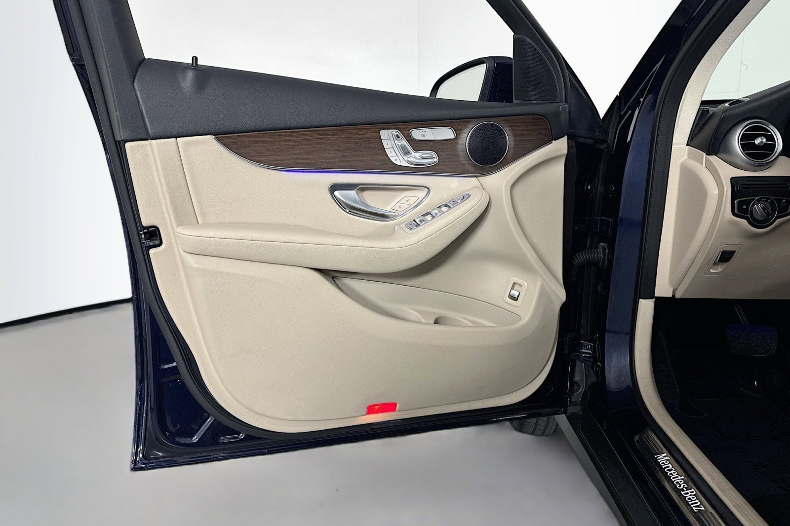 Certified 2022 Mercedes-Benz GLC 300 4MATIC image 22