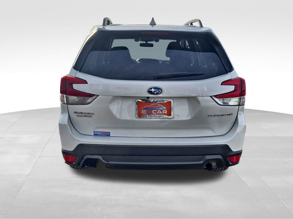 Used 2021 Subaru Forester Premium AWD/4WD image 6