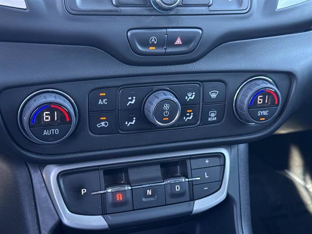 Used 2023 GMC Terrain SLE w/ Driver Convenience Package image 22