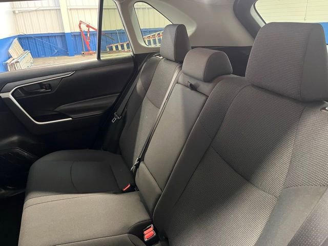 Used 2021 Toyota RAV4 LE w/ Carpet Mat Package (TMS) image 17