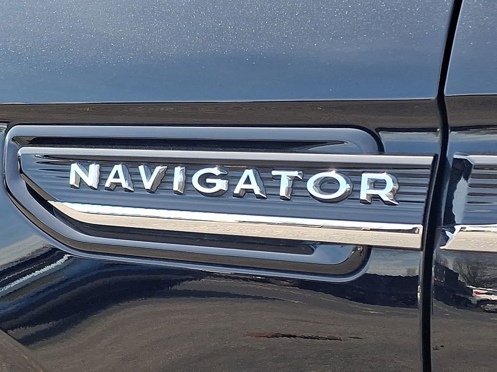 Certified 2024 Lincoln Navigator Reserve AWD/4WD image 32