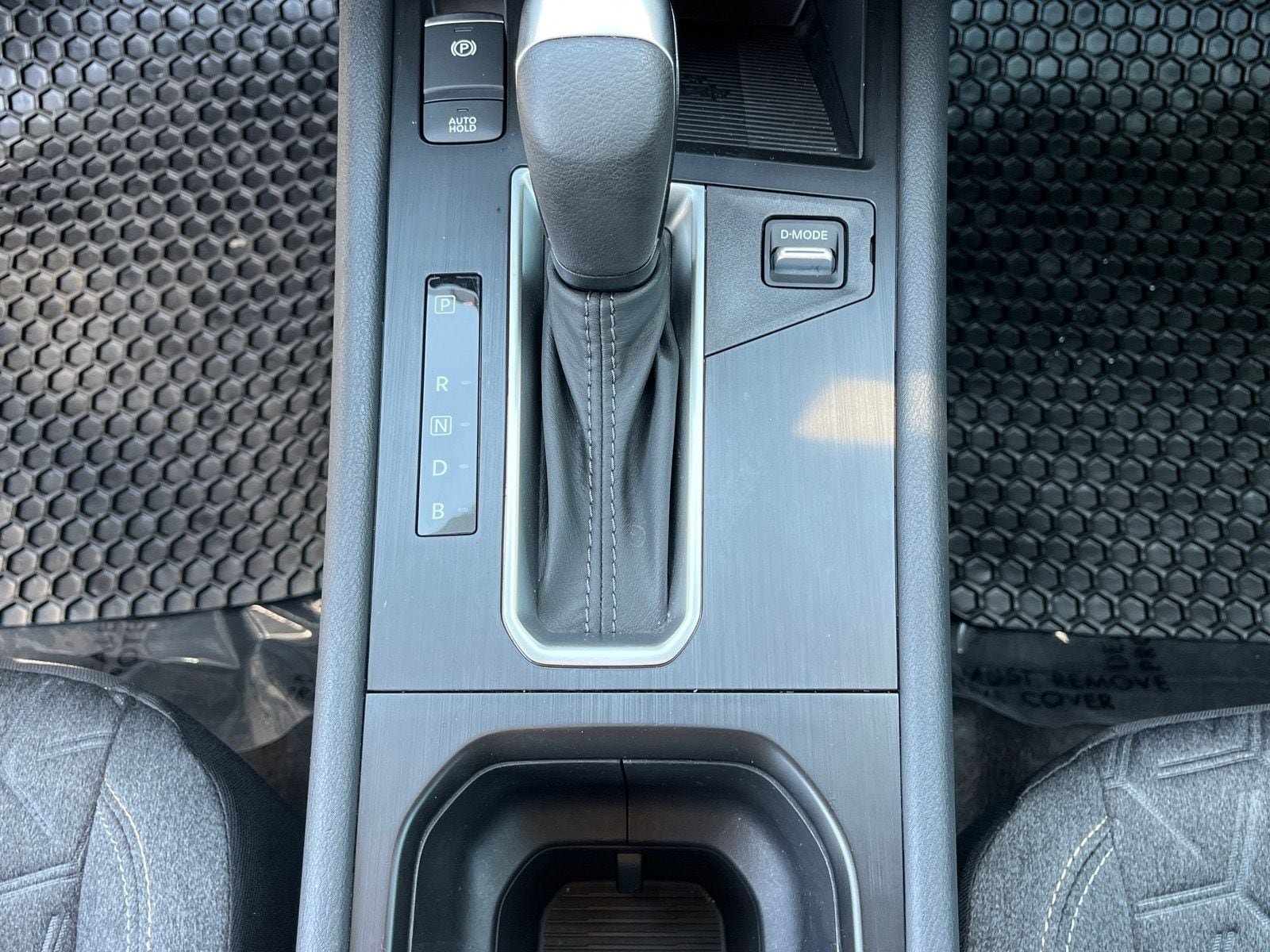 Used 2025 Nissan Kicks SV FWD image 28