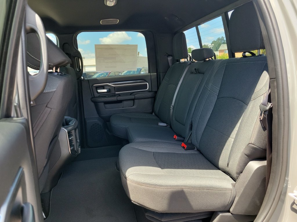 New 2026 RAM 2500 Big Horn AWD/4WD image 10