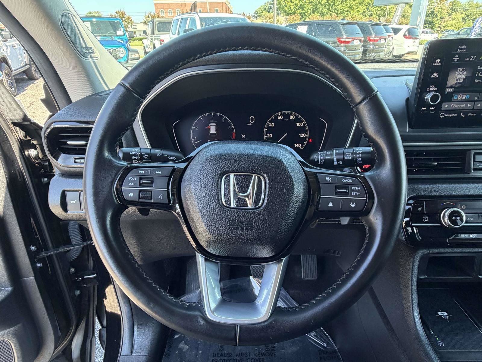 Used 2024 Honda Pilot Touring image 15