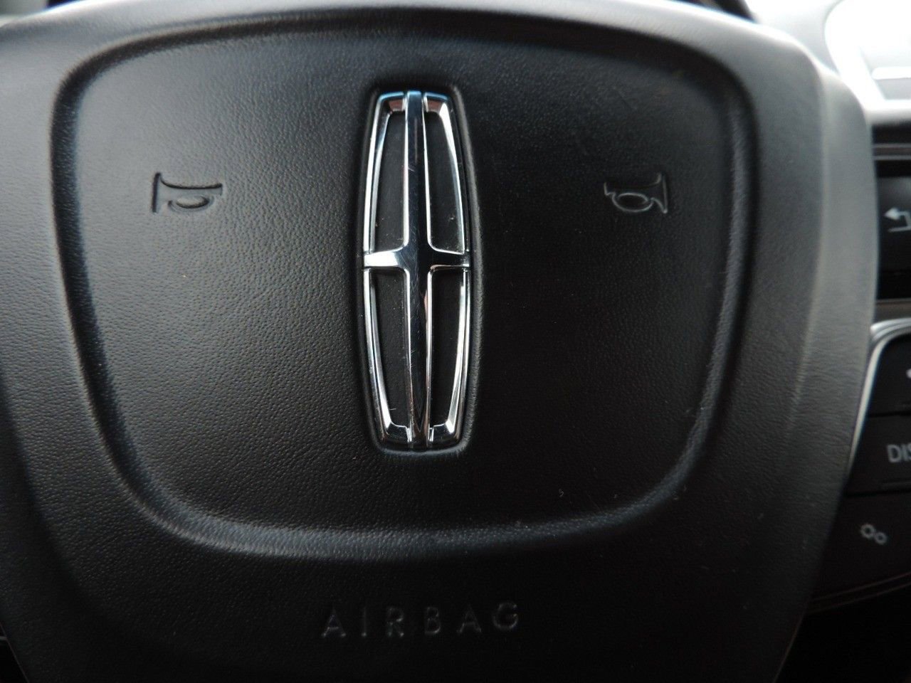 Used 2019 Lincoln Nautilus Select w/ Cargo Utility Package image 30