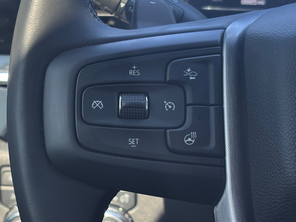 Certified 2025 GMC Sierra 1500 SLT image 11