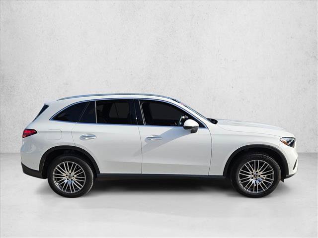 Used 2026 Mercedes-Benz GLC 300 image 4
