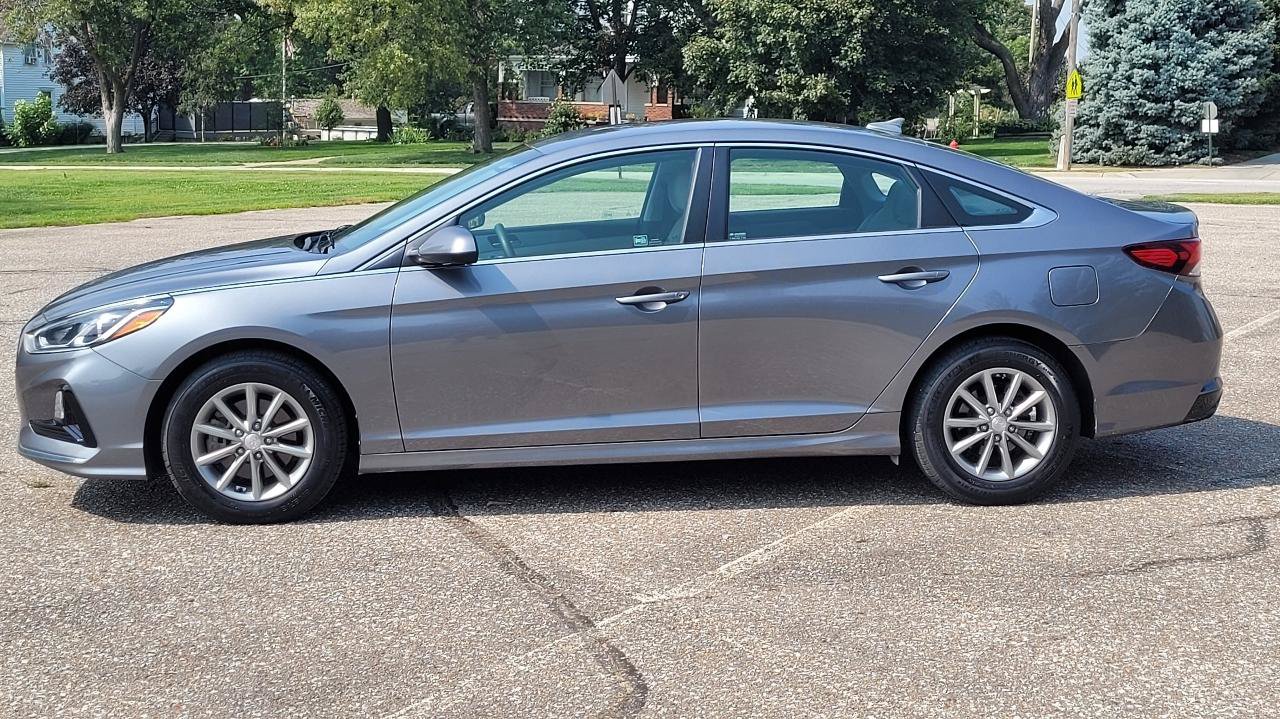 Used 2019 Hyundai Sonata ECO FWD image 2