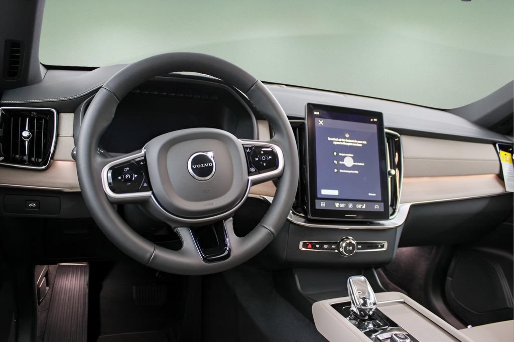 Used 2026 Volvo XC90 B5 Plus w/ Protection Package Premier AWD/4WD image 2