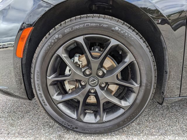 Used 2025 Chrysler Pacifica Limited image 10