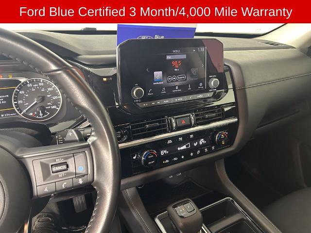 Used 2025 Nissan Pathfinder SV AWD/4WD image 3