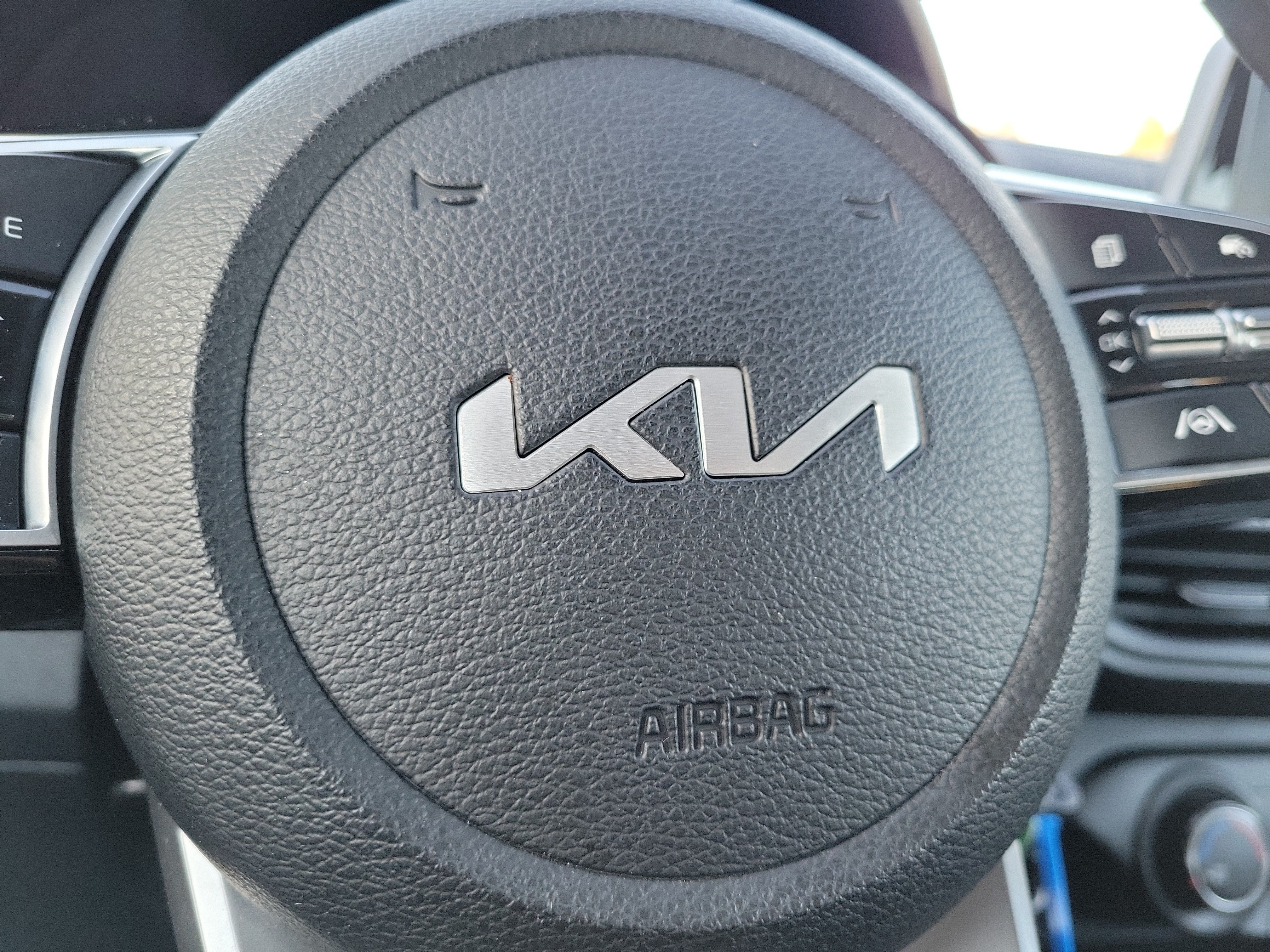 Certified 2024 Kia Forte LXS FWD image 29