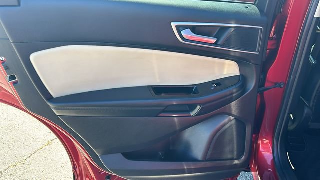 Used 2017 Ford Edge SEL w/ Equipment Group 201A AWD/4WD image 14