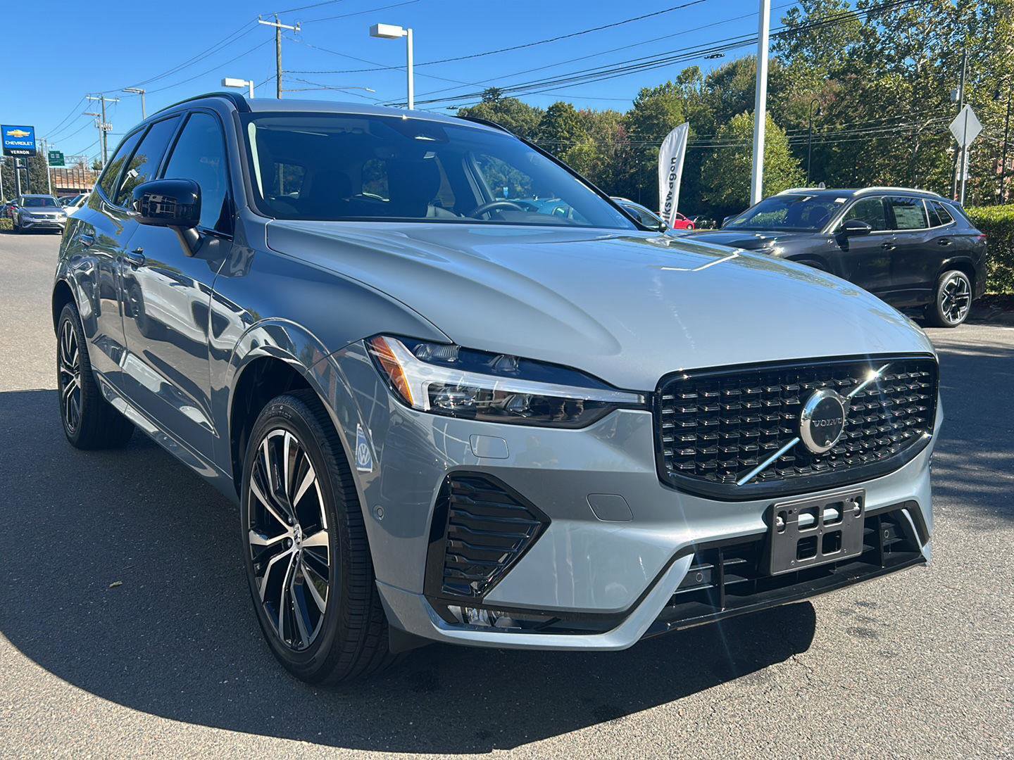Used 2024 Volvo XC60 B5 Plus w/ Climate Package image 7