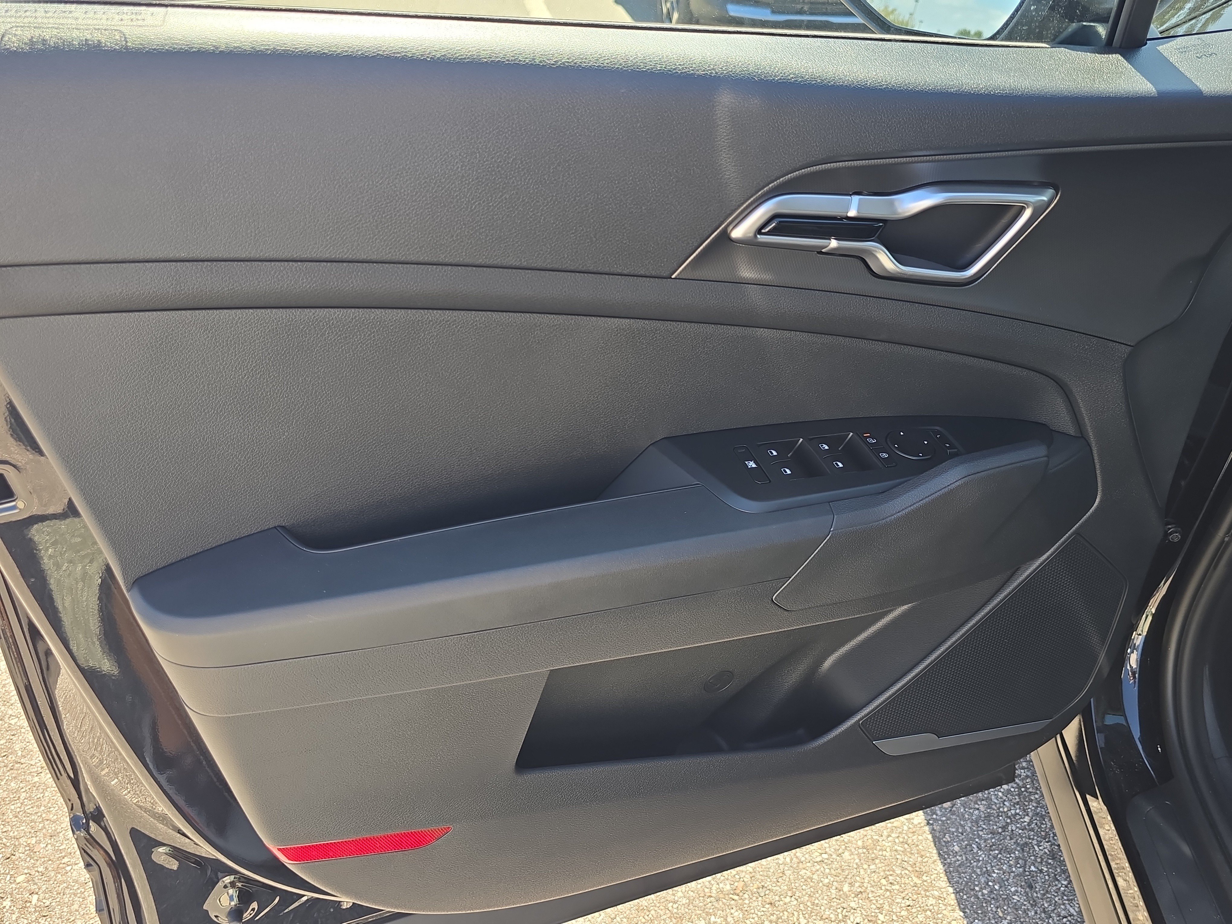 New 2027 Kia Sportage LX FWD image 17