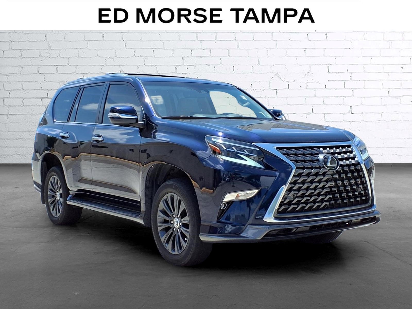 Used 2023 Lexus GX 460 Premium w/ Accessory Package image 5