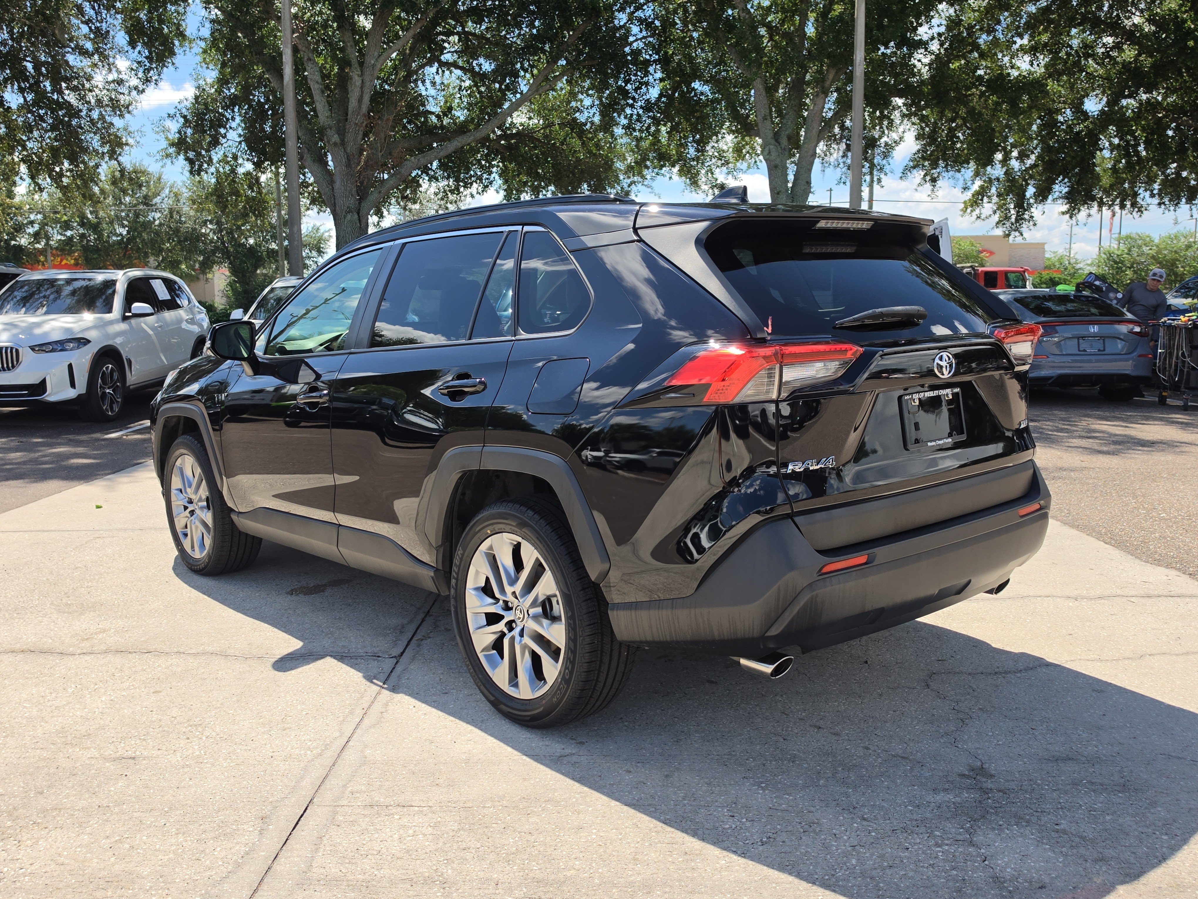 Used 2023 Toyota RAV4 XLE Premium FWD image 6